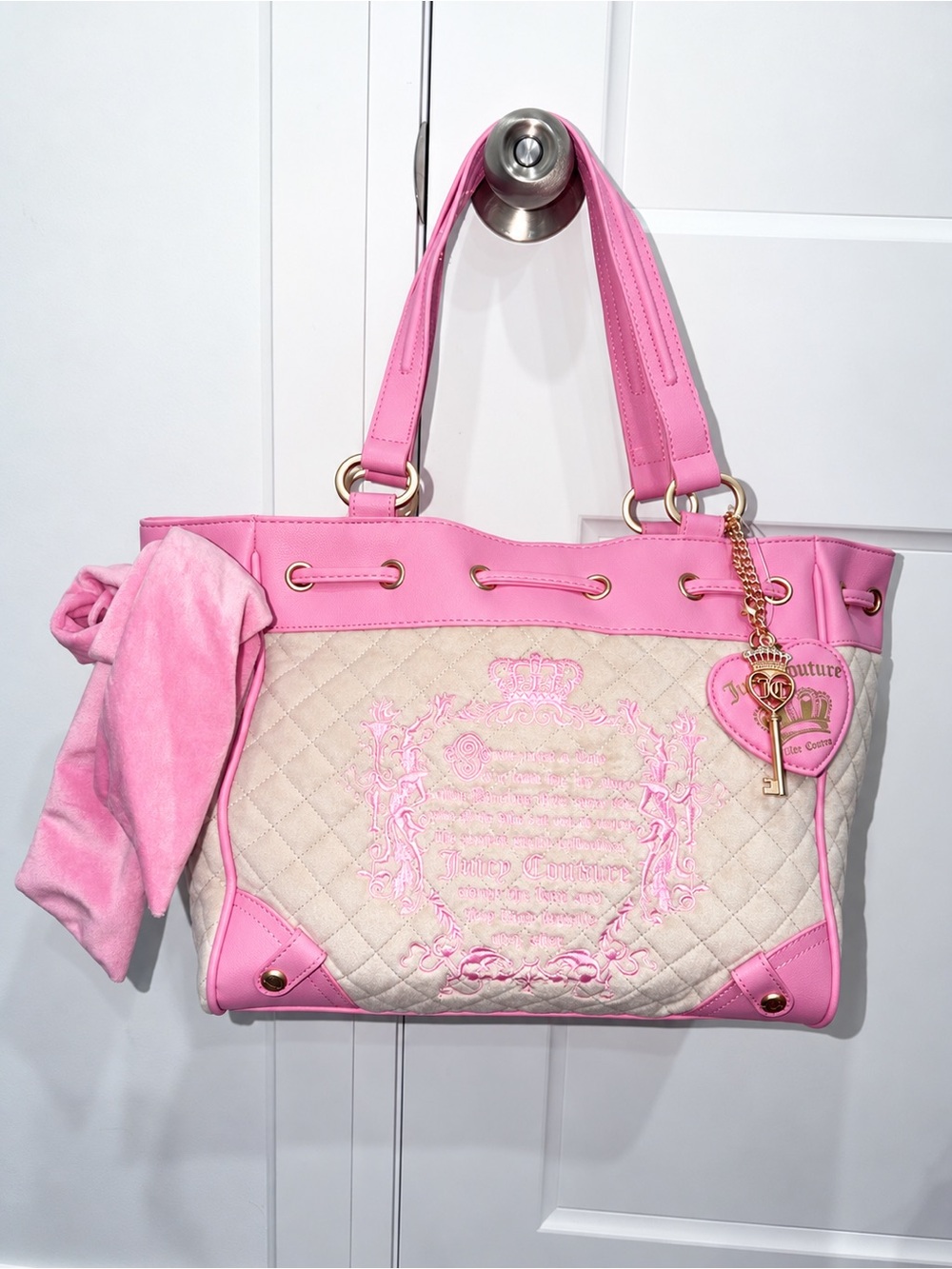 ⭐️DAYDREAMER⭐️ New No Tag Juicy Couture Pink & Cream